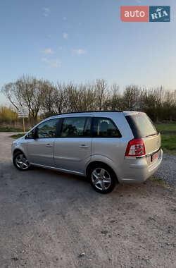Минивэн Opel Zafira 2012 в 