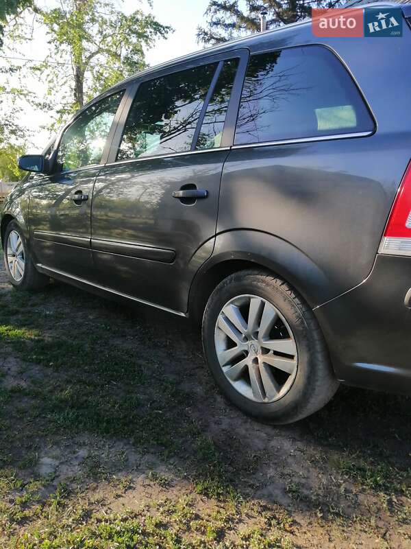 Мінівен Opel Zafira 2009 в Києві