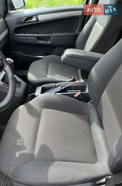 Мінівен Opel Zafira 2012 в 