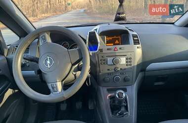 Минивэн Opel Zafira 2006 в 
