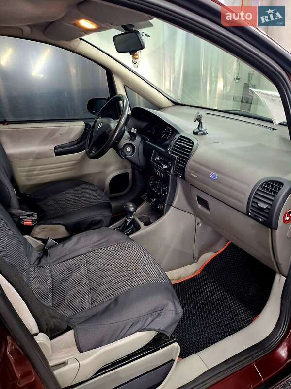 Мінівен Opel Zafira 2002 в Гайсину