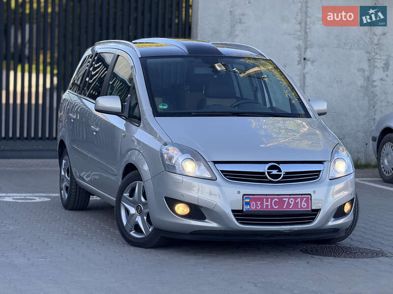 Мінівен Opel Zafira 2010 в Луцьку