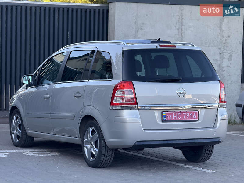Мінівен Opel Zafira 2010 в Луцьку