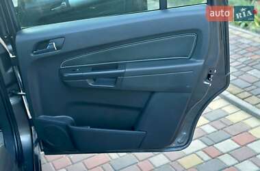 Минивэн Opel Zafira 2009 в 