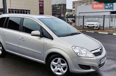 Минивэн Opel Zafira 2010 в 