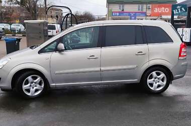 Минивэн Opel Zafira 2010 в 