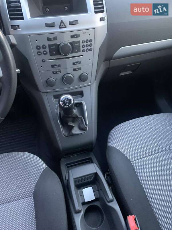 Минивэн Opel Zafira 2011 в Виннице