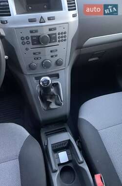 Мінівен Opel Zafira 2011 в 