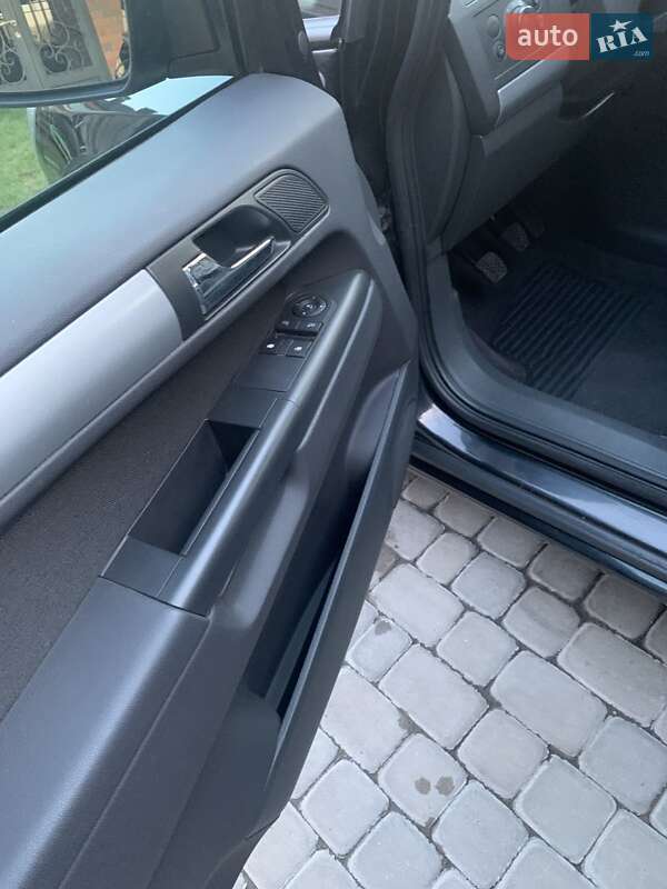 Минивэн Opel Zafira 2011 в Виннице