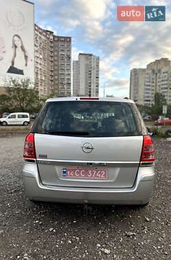 Минивэн Opel Zafira 2012 в 