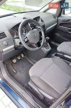 Минивэн Opel Zafira 2011 в 
