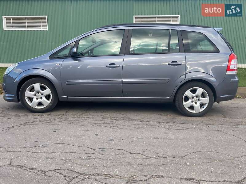 Минивэн Opel Zafira 2005 в 