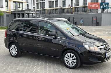 Минивэн Opel Zafira 2010 в Черкассах