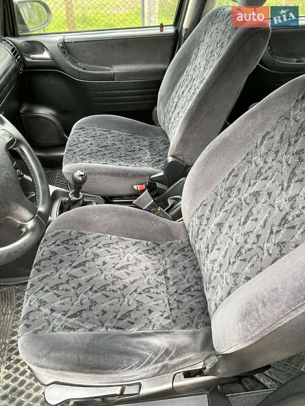Минивэн Opel Zafira 2003 в Самборе