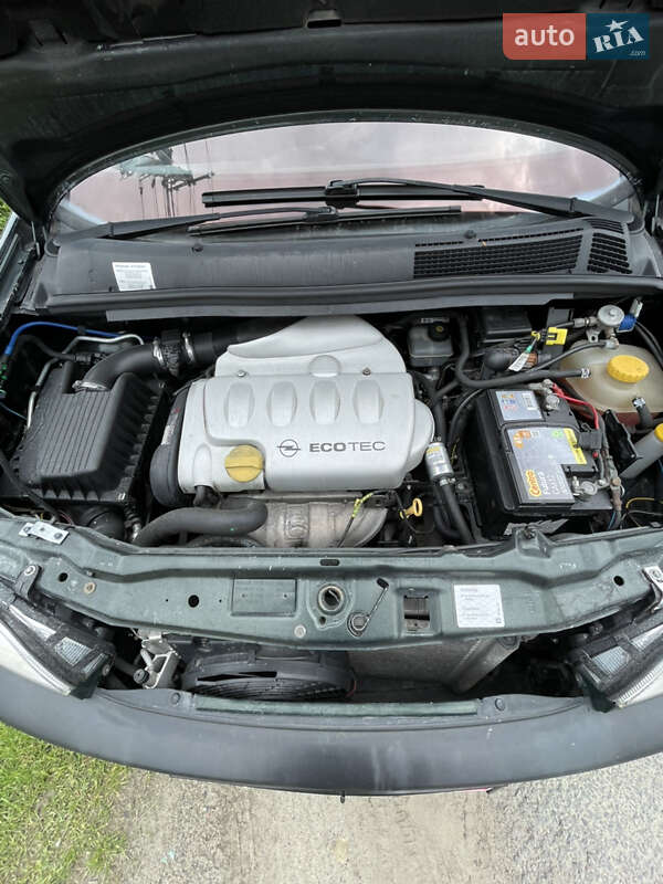 Минивэн Opel Zafira 2003 в Самборе