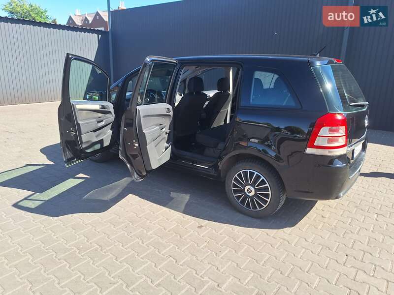 Минивэн Opel Zafira 2008 в Каменском