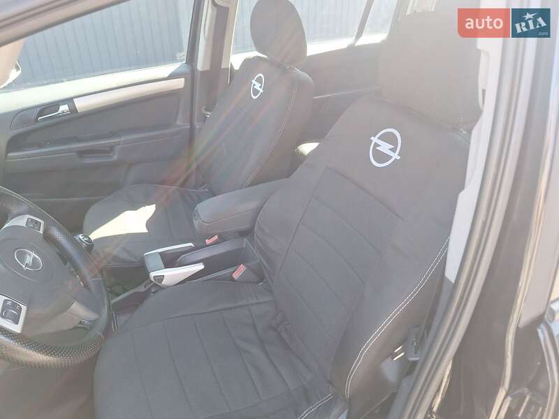 Минивэн Opel Zafira 2008 в Каменском
