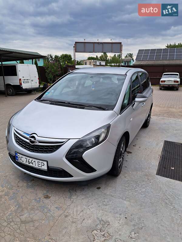 Opel Zafira 2012