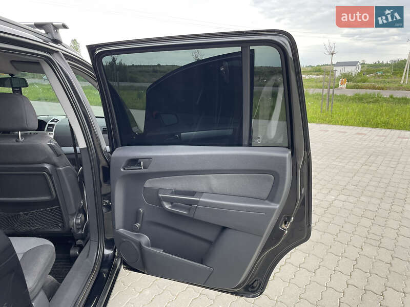 Мінівен Opel Zafira 2005 в Львові