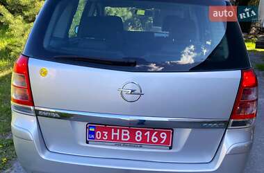 Минивэн Opel Zafira 2011 в 