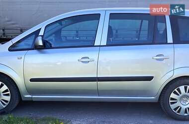 Минивэн Opel Zafira 2011 в 