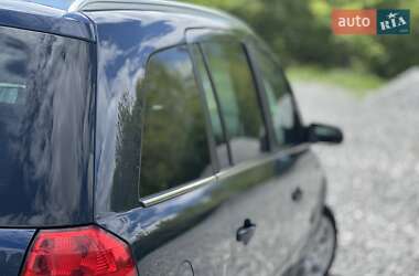 Минивэн Opel Zafira 2011 в 