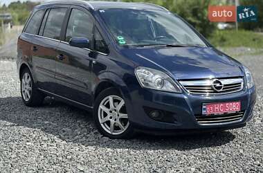 Минивэн Opel Zafira 2011 в 