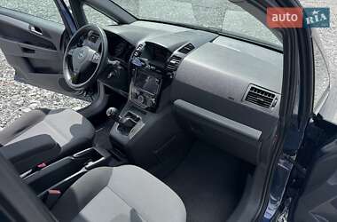 Минивэн Opel Zafira 2011 в 