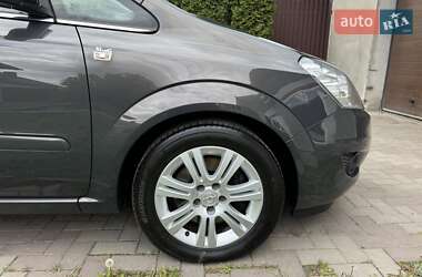 Мінівен Opel Zafira 2013 в 