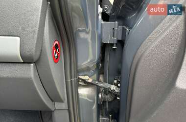 Мінівен Opel Zafira 2013 в 