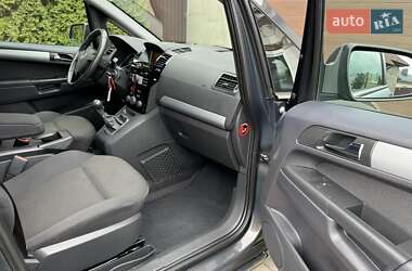 Мінівен Opel Zafira 2013 в 