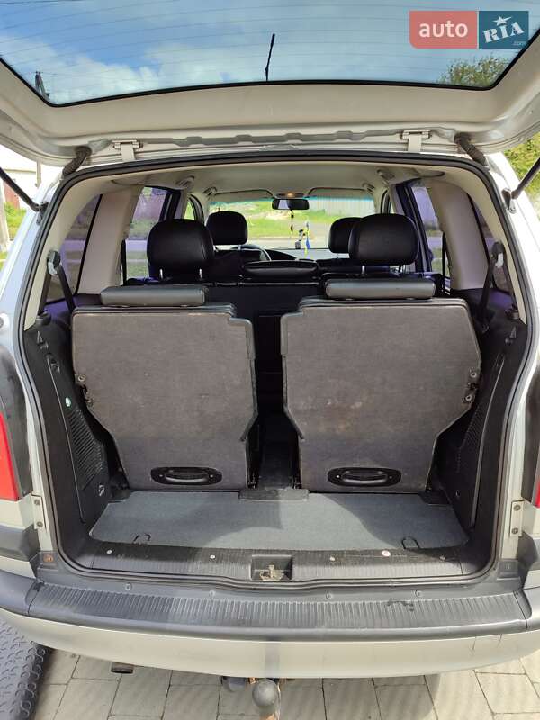 Минивэн Opel Zafira 2001 в Владимире