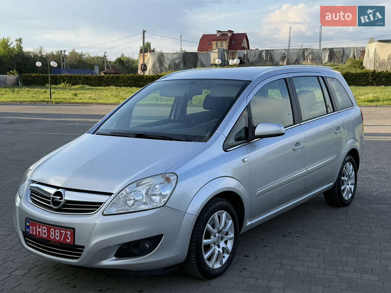 Минивэн Opel Zafira 2008 в 