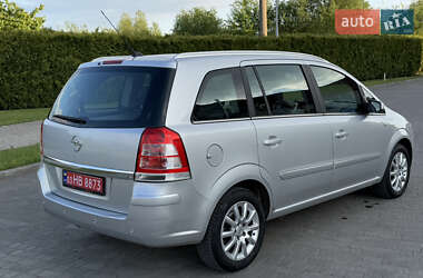 Минивэн Opel Zafira 2008 в 