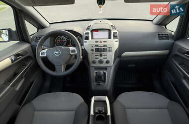 Минивэн Opel Zafira 2008 в 