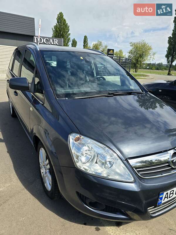 Минивэн Opel Zafira 2011 в Ирпене