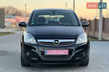 Минивэн Opel Zafira 2011 в 