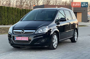 Минивэн Opel Zafira 2011 в 