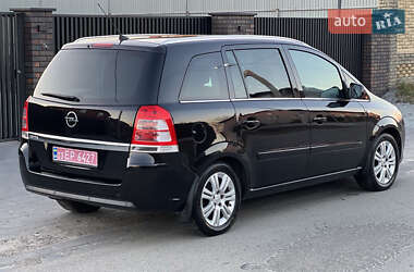 Минивэн Opel Zafira 2011 в 