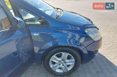 Минивэн Opel Zafira 2008 в 