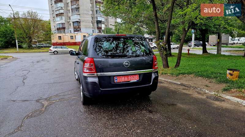 Минивэн Opel Zafira 2010 в Запорожье