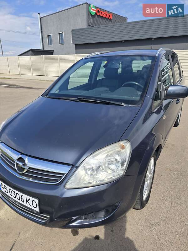 Минивэн Opel Zafira 2011 в Ирпене