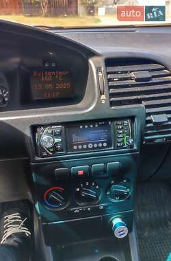 Минивэн Opel Zafira 1999 в 