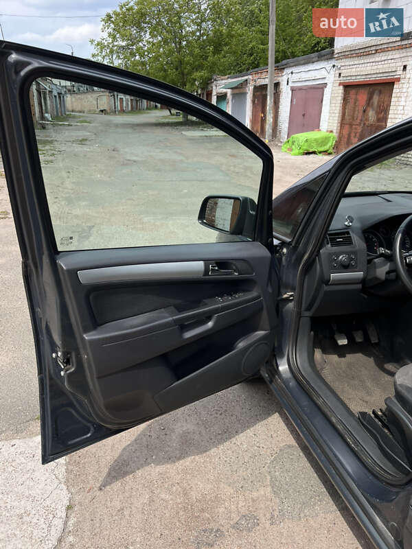 Мінівен Opel Zafira 2014 в Чернігові