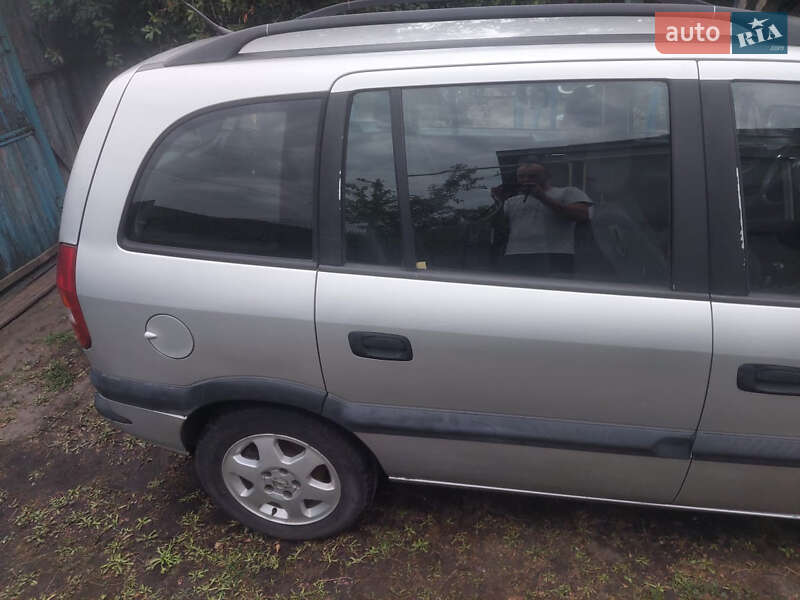 Минивэн Opel Zafira 2003 в Житомире