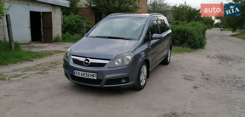 Минивэн Opel Zafira 2005 в 
