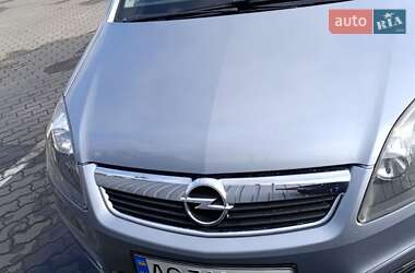 Минивэн Opel Zafira 2006 в 