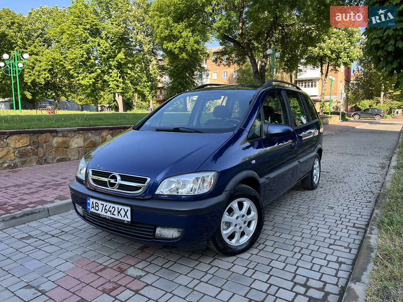 Минивэн Opel Zafira 2004 в Могилев-Подольске