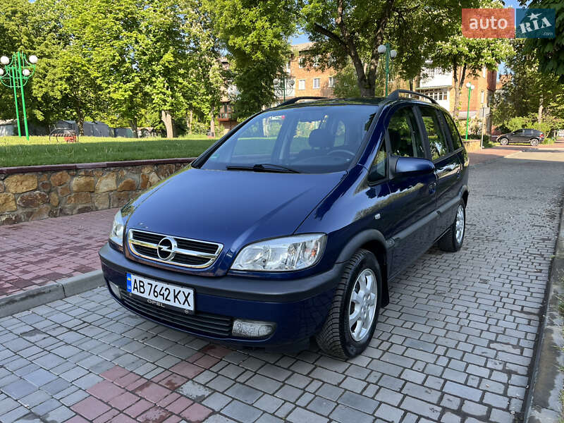 Минивэн Opel Zafira 2004 в Могилев-Подольске