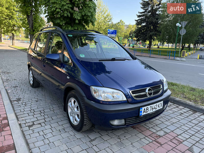 Минивэн Opel Zafira 2004 в Могилев-Подольске